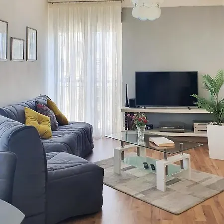 Stadium Apartment Split