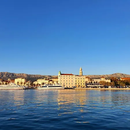 Stadium * Split
