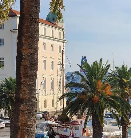 Stadium * Split